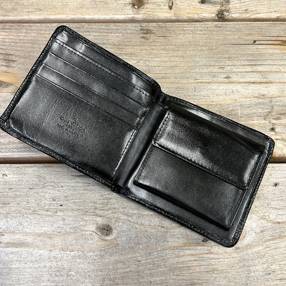 Louis Vuitton Black Epi Wallet - Picture 3 of 16